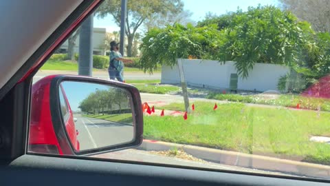 Woman caught dancing on the street is a true motivation