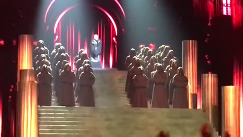 Madonna LIVE - Like A Prayer (satain worship)