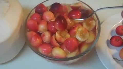 60 SECONDS TO RAW FOOD - CHERRIES BATHED IN NECTAR - July 11th 2011