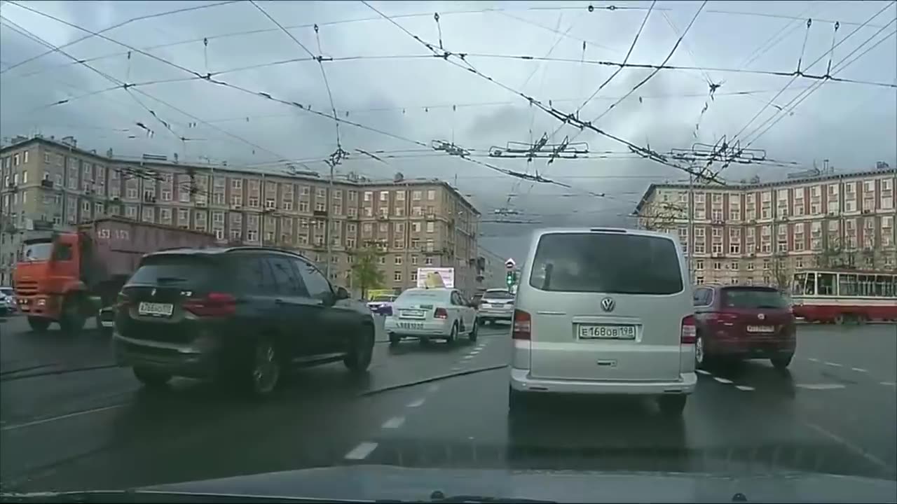 IDIOT BMW DRIVERS, CRAZY BMW FAILS COMPILATION 2021
