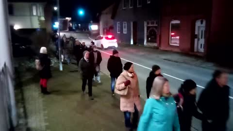 Halle/Westf. Spaziergang; Lebensfreude braucht keine Maske