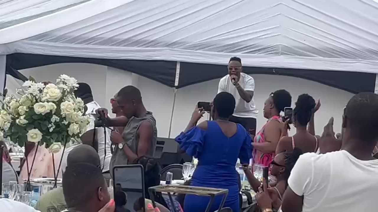 Ngizwe Mchunu has made peace with DJ Tira after insulting him