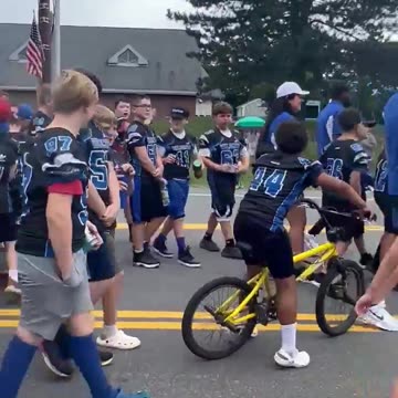 YOUTH FOOTBALL 4 TRUMP