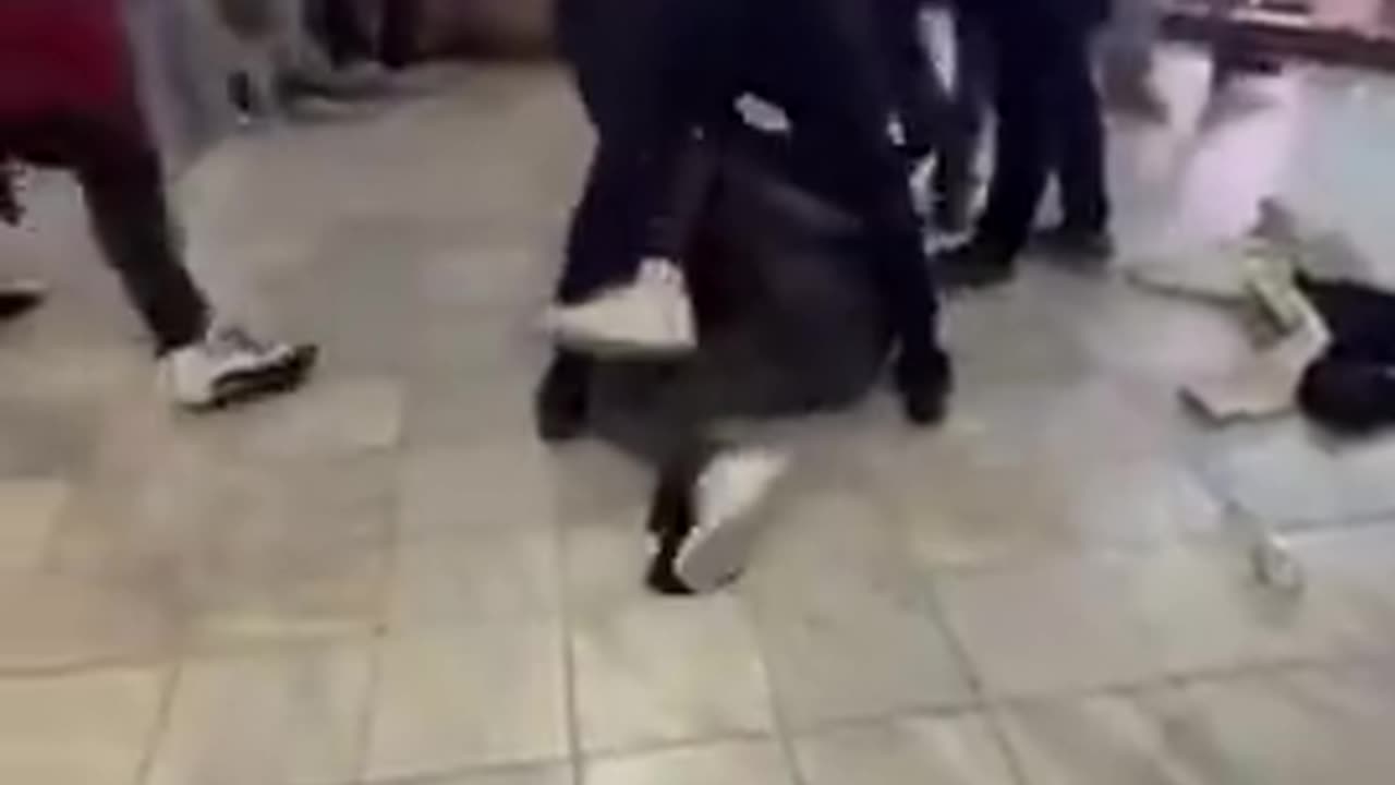 A GANG Of BLACKS BEAT UP A WHITE GIRL TAKE TURNS KICKING AND STOMPING ON HER HEAD👀🤬😡🤬