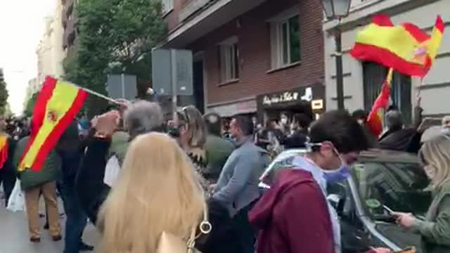Calle de Núñez de Balboa (Madrid) contra la tiranía Sánchez-iglesias: "Gobierno dimisión" (10)