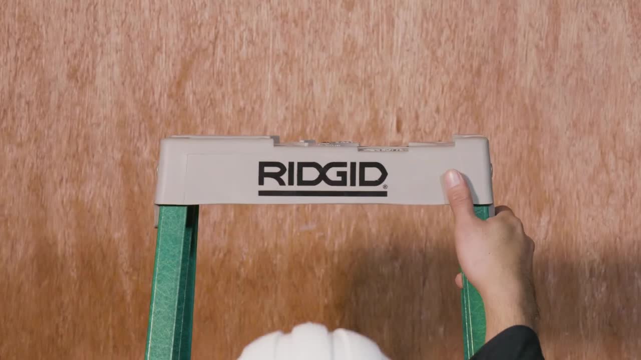 RIDGID Fiberglass Step Ladders with Protop Type 2 - E-commerce