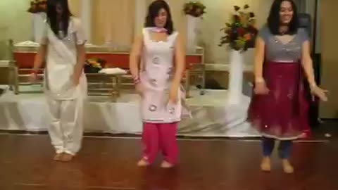 Best Mehndi Dance Performance