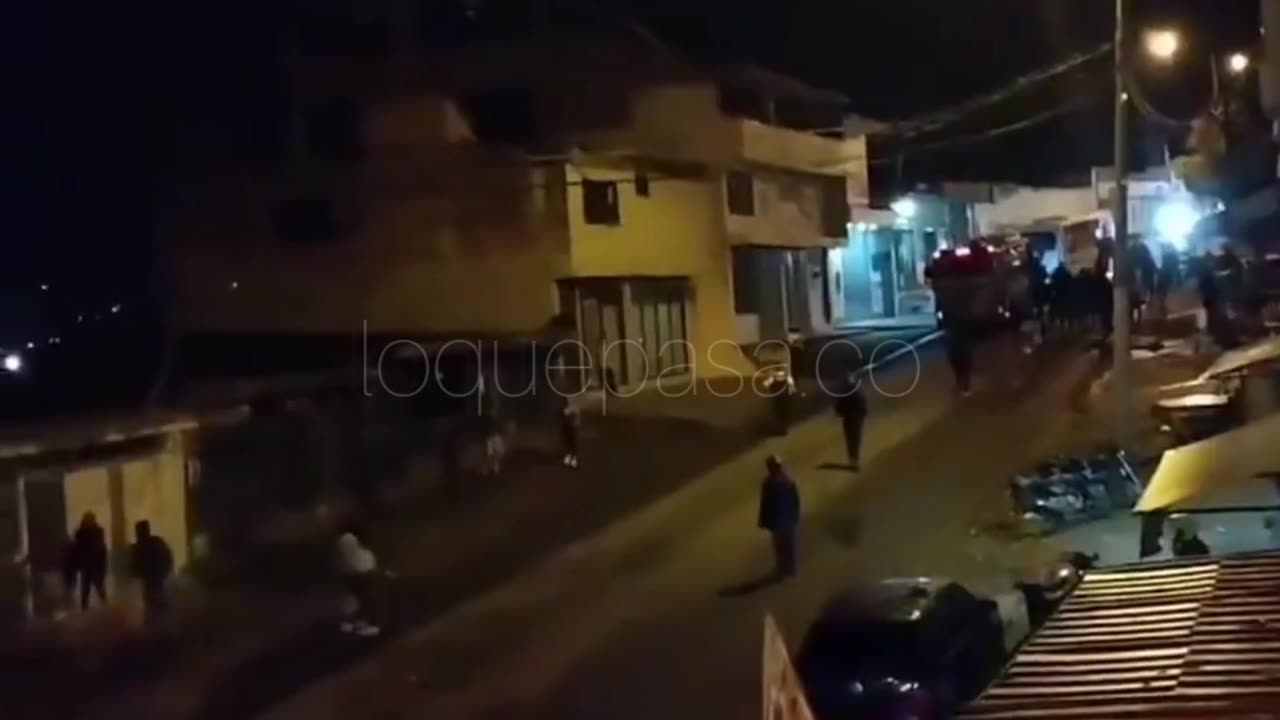 Enfrentamientos entre hinchas del Independiente Medellín y el Atletico Bucaramanga en Santander.