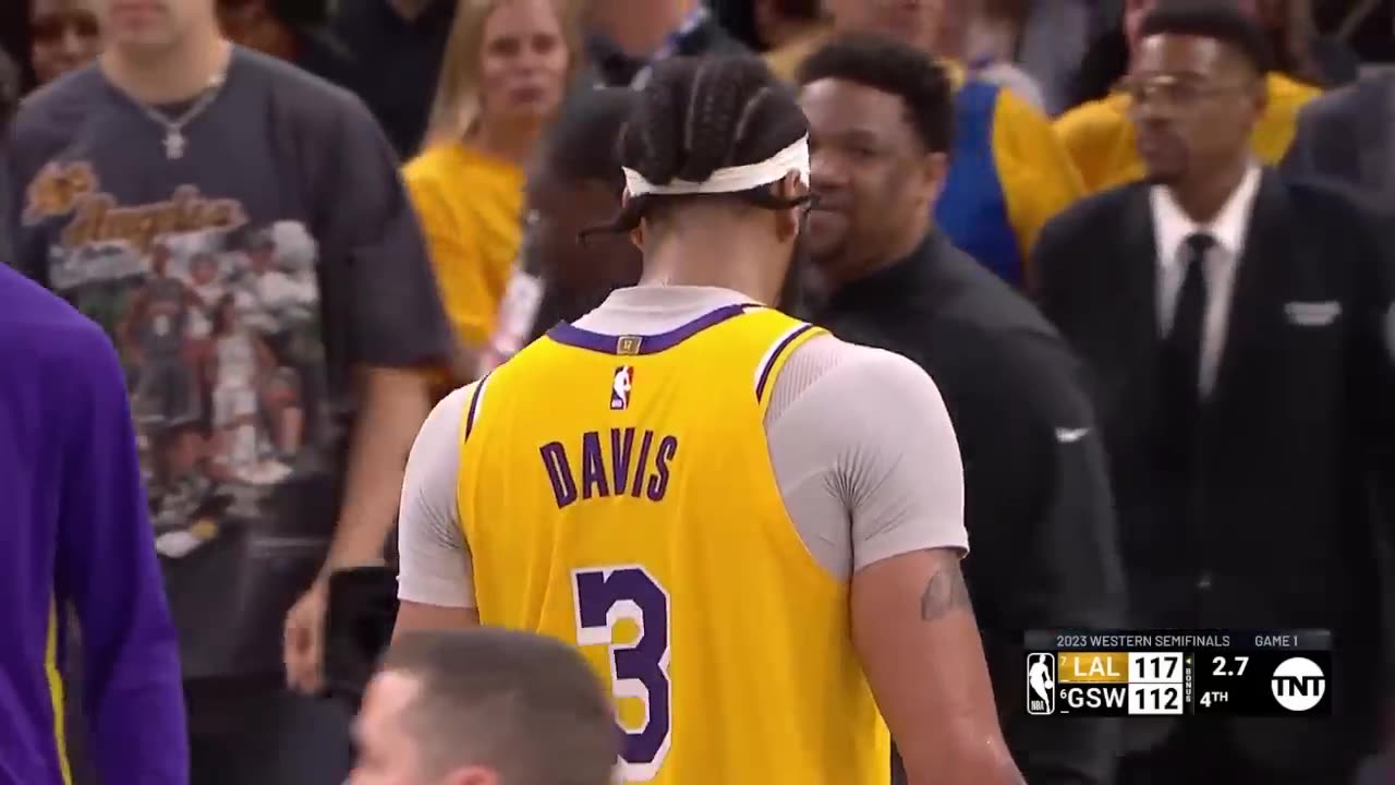 Bardagulan ni Steph at LeBron matapos magrespetuhan, BINATUKAN si Poole ni Green!