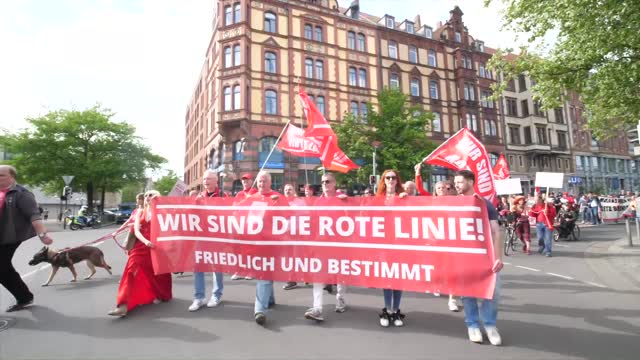 Rote Linie - Björn Banane