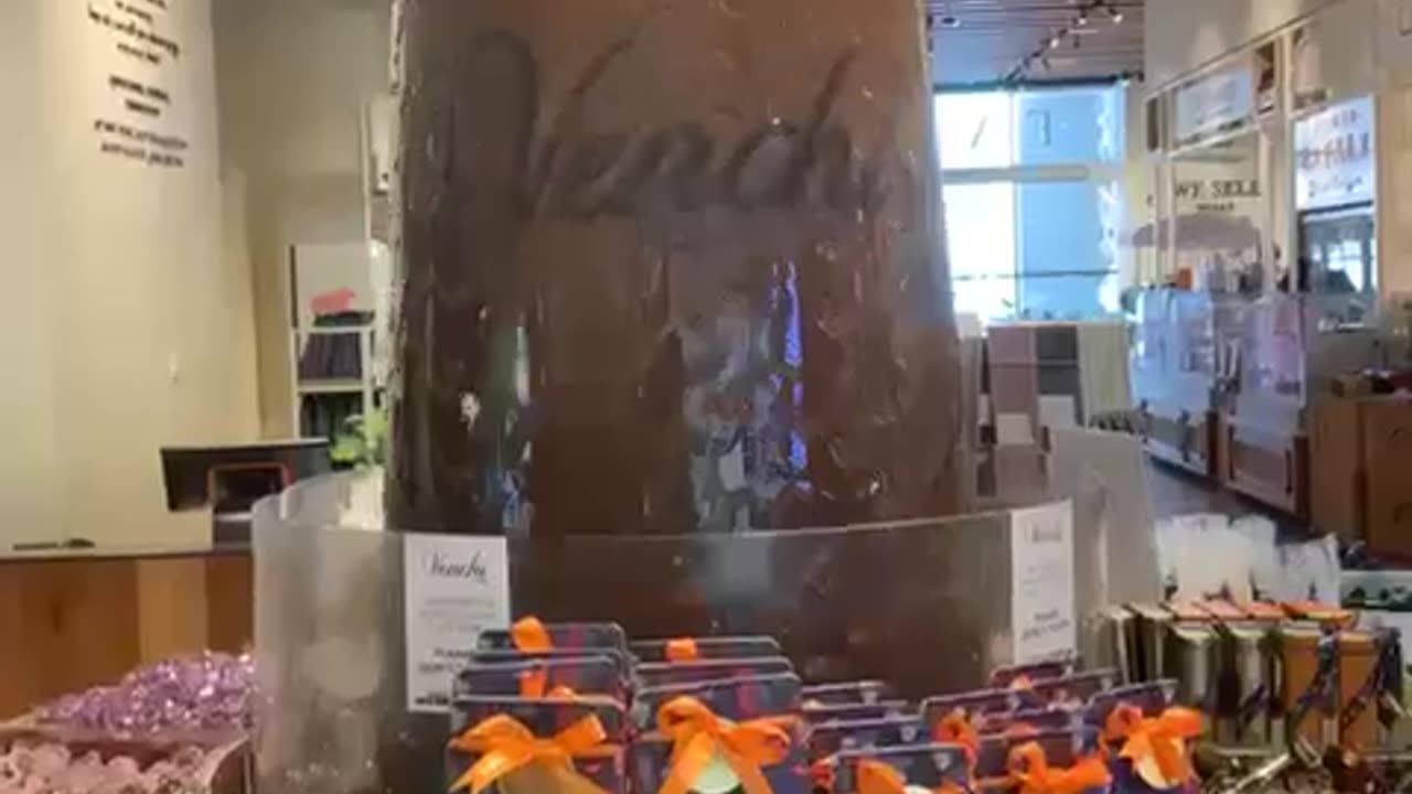 Chocolate fountain