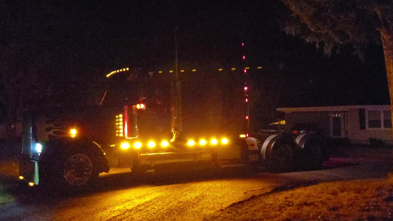 HOOKING UP THE FLATBED IN THE DARK