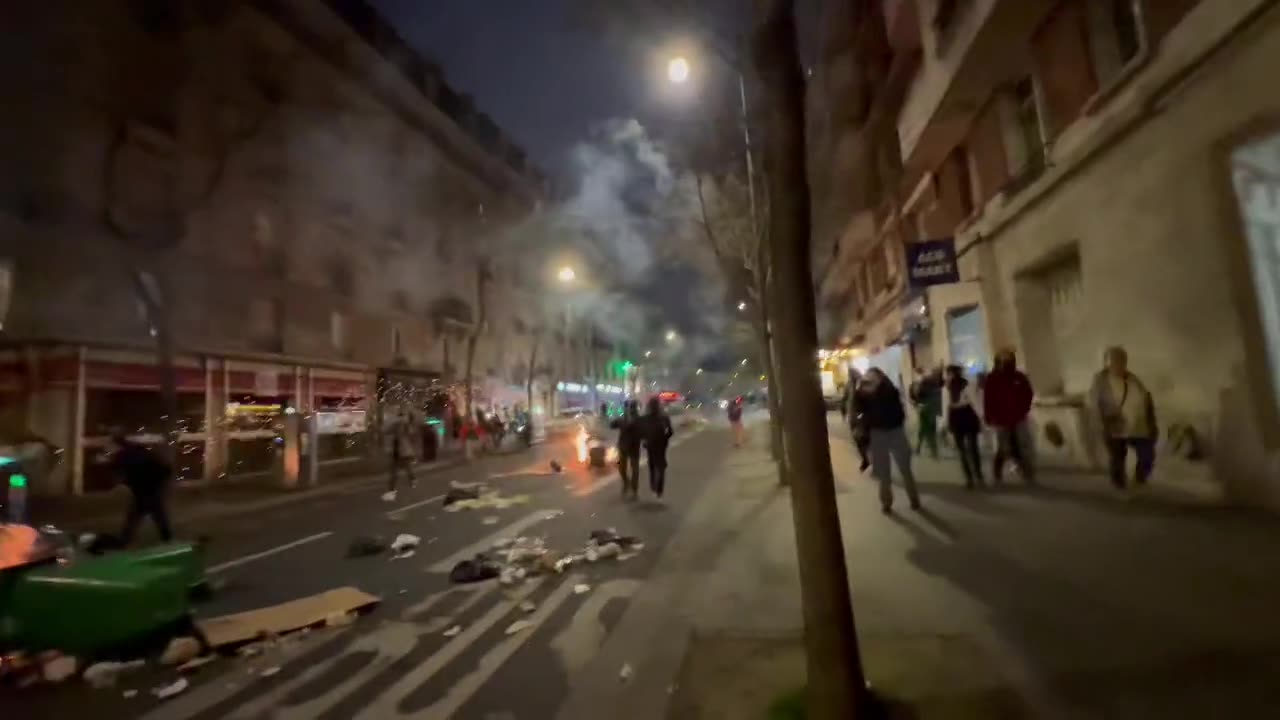 Paris protests: Police (BRAV-M) violently repressed protests chaining charges and arrests