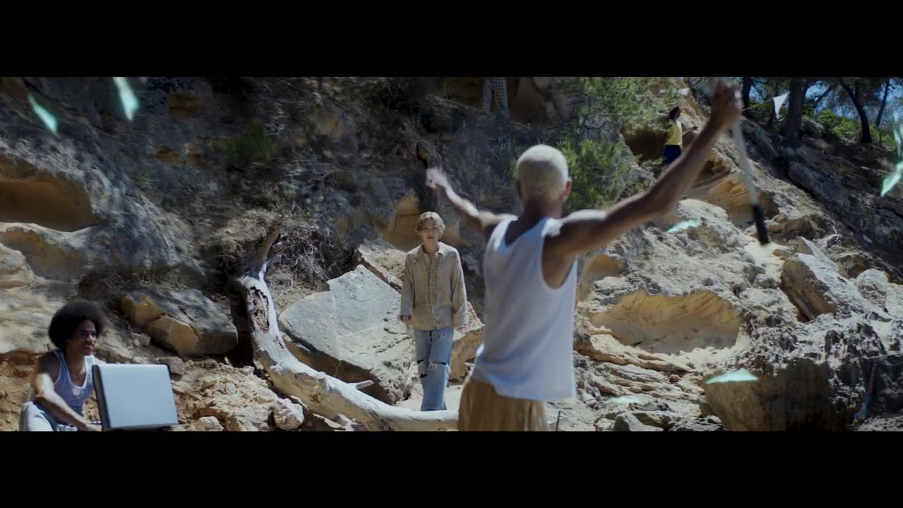 V 'Slow Dancing' Official MV