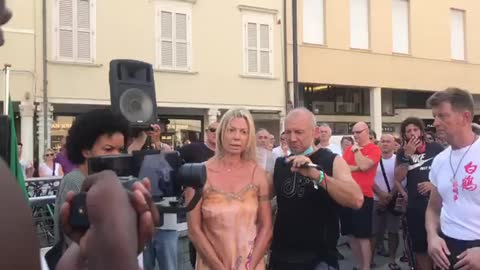 Infermiera rivela i crimini dei vaccinatori