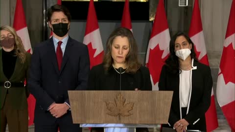 Chrystia Freeland delivered a message to Ukrainian-Canadians in the mother tongue.