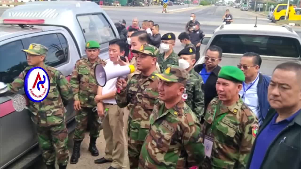Cambodian military officer detained by Thai police after driving into Thailand with a weapon