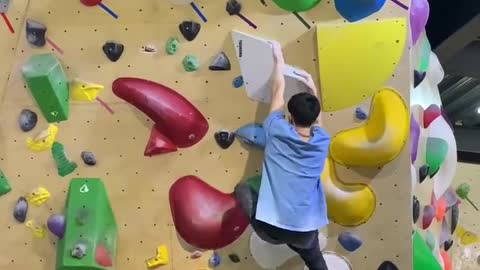 Pan Yufei, an Olympic athlete and one of the best rock climbers in China, is amazing