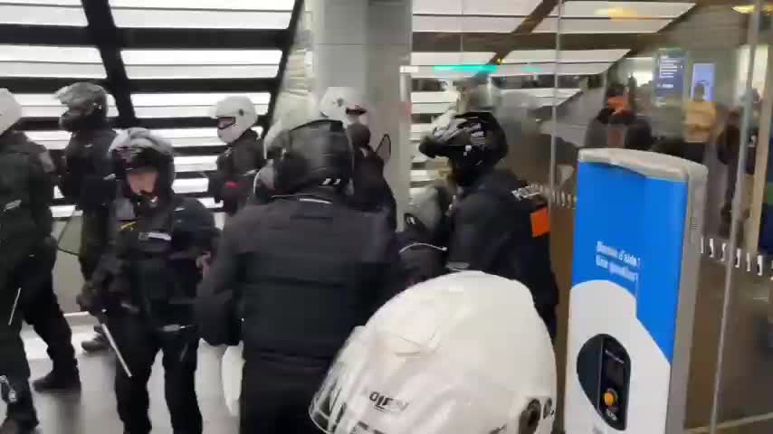 DISGUSTING BEHAVIOR BY FRENCH POLICE AGAINST A WOMAN PROTESTING