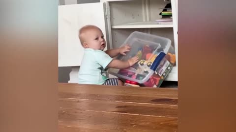 Can't Help Laughing At The Moment The Baby Speaks