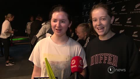 Fans of all ages turn out in Auckland to show support for Black Ferns