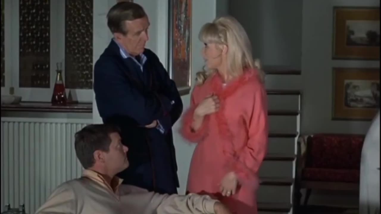 I Dream of Jeannie-Jeannie revealing her powers