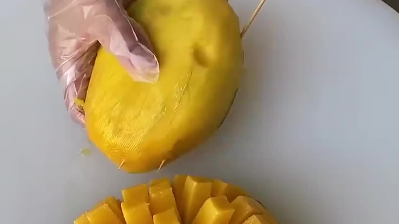 How to Carve Fruit Very Fast and Beauty