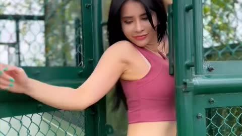 EXERCISE IS IMPORTANT TO STAY HEALTHY AND KEEP YOUR BODY SEXY || Maria Vania