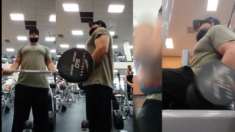 Los biceps a tope y mutando 💪😂. My biceps is mutant 💪👽.