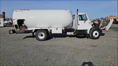 1997 INTERNATIONAL 4900 PROPANE TRUCK For Sale