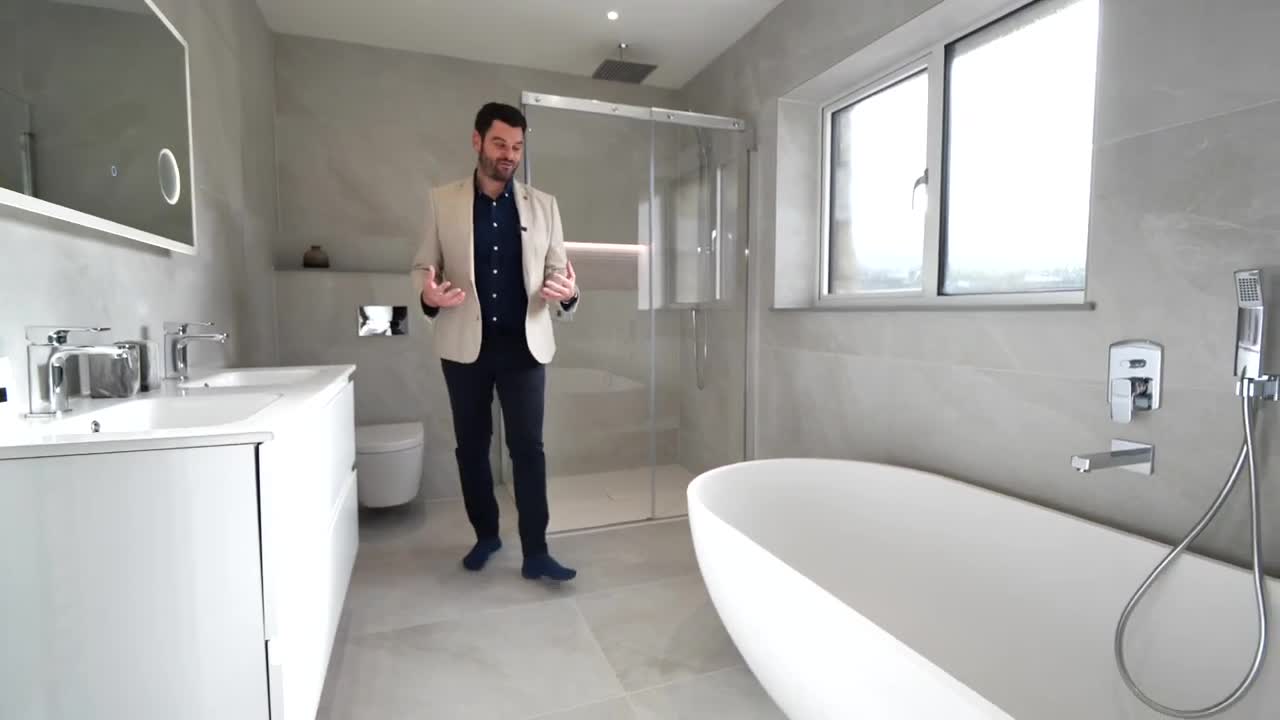 £1.75 million. St Ives. Cornwall home for sale with Damion Merry. Luxury Property Partners.