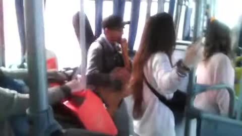 "El cóndor pasa" Peruvian song, on a bus, Montevideo