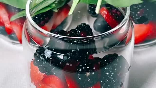 Little berry salads