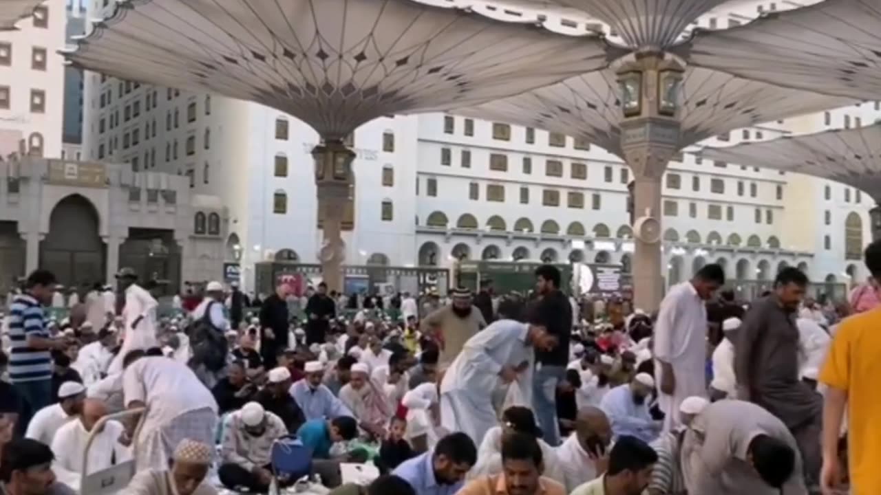 Iftar at Madinah Masjid Nabawi