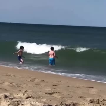 BEACH FAILS #shorts #93 #beach #failscompilation #funnyclips #failcompilation #fails #fun #funny
