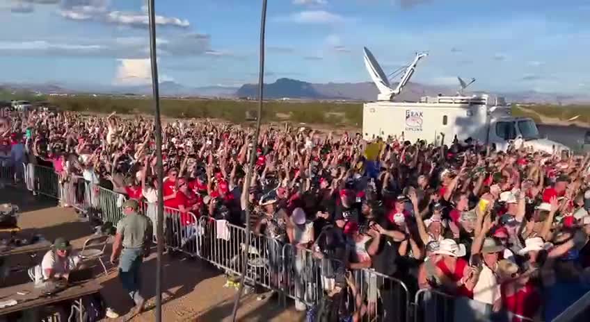 LOOK AT THAT CROWD!! TRUMP RALLY AZ 11-9-22