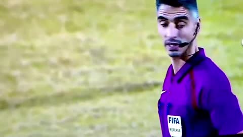 οι οπαδοί του Ολυμπιακού φωνάζουν εν χορω #Μητσοτακη_γ@@@@@ι