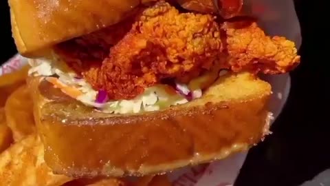 Fried Chicken Sandwich 😍