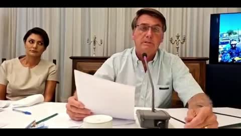 Bolsonaro dá indulto a Daniel Silveira