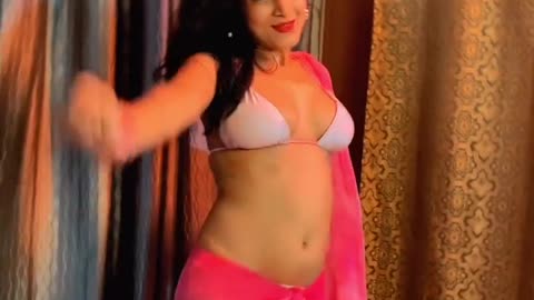 Hot girl dance in saree