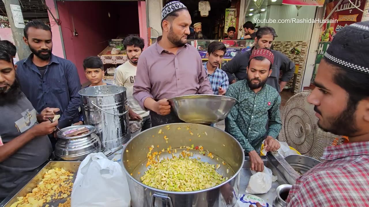 Creamy Dahi Bhalla Fruit Chaat | People are Crazy for Special Fruit Chaat | Bhalla Fruits Salad