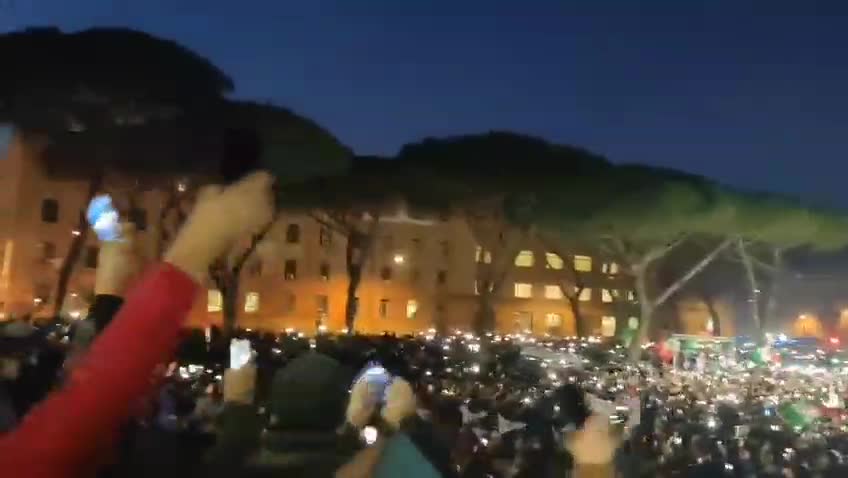 Rome, Italy: Massive vax pass and lockdown protest Nov 20, 2021