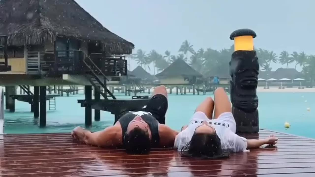 Warming occasion drenched in cold rain 🌨️