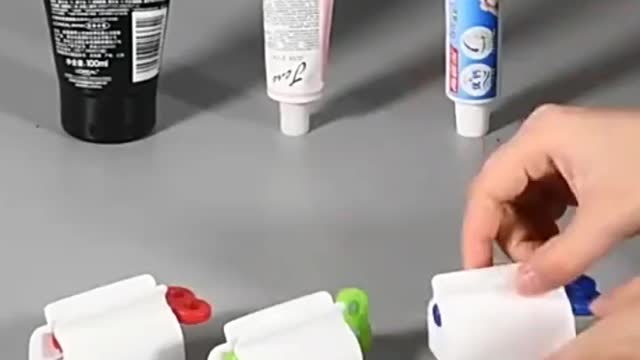 Toothpaste Squeezer