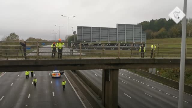 39_Just Stop Oil block the M25 for second day running