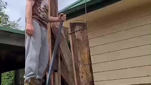 Hangman Tests Noose in Melbourne