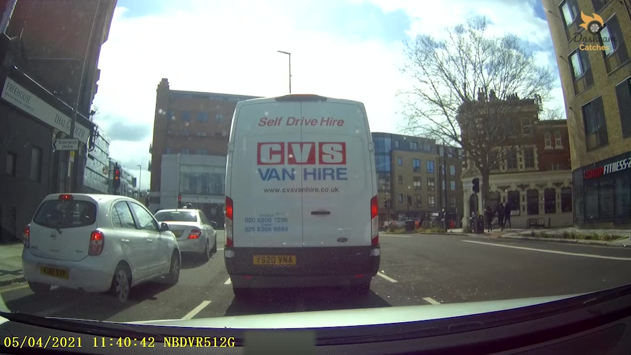 Dash cam UK Bad Drivers - Close Calls Vol. 8