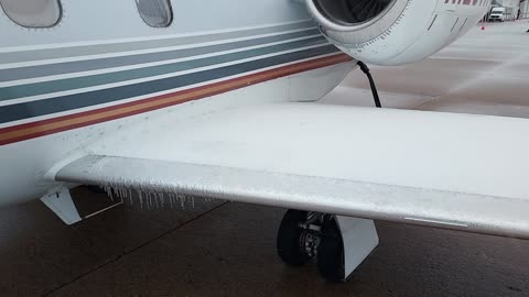 Learjet Freezing drizzle in Dallas