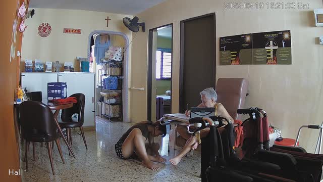 halllfront day n night 20220219