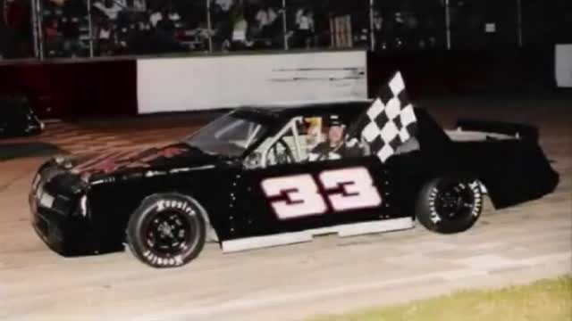 Ed The Candyman #33 Goes Over the Wall at Grundy County Speedway